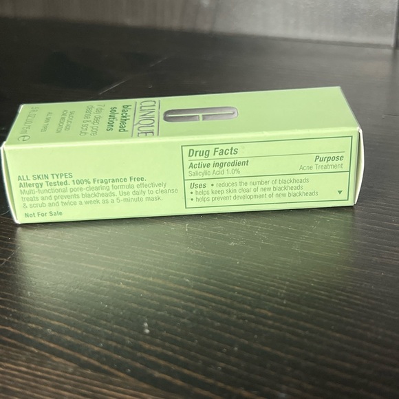 Clinique blackhead solutions 7 day deep pore, cleanse and scrub-Sample - Picture 4 of 8